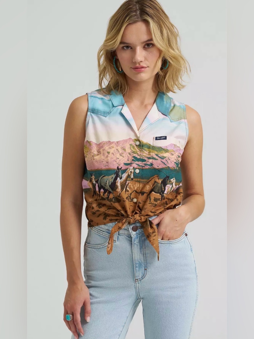 Wrangler Multi-Color Western Horse Print Sleeveless Button-Front Top